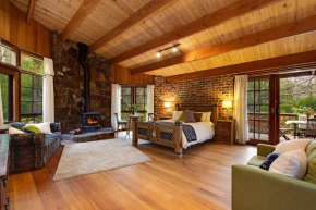 Beech Suite - Rocky Creek Art Garden, Olinda